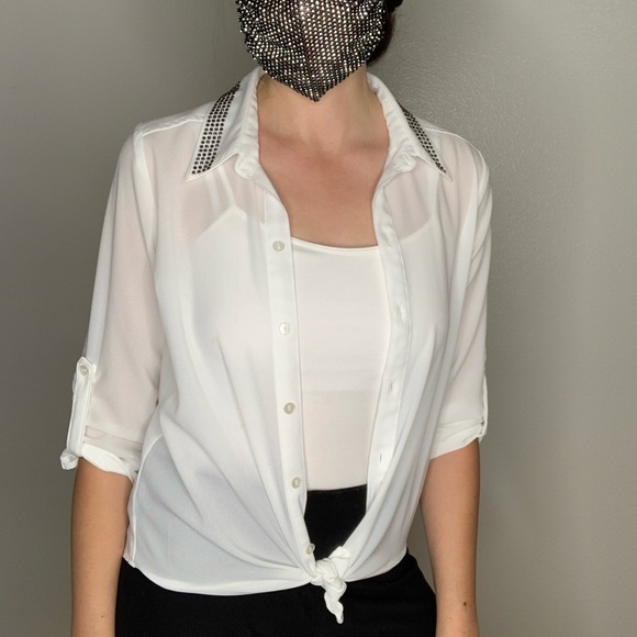White button up blouse - Picture 2 of 14